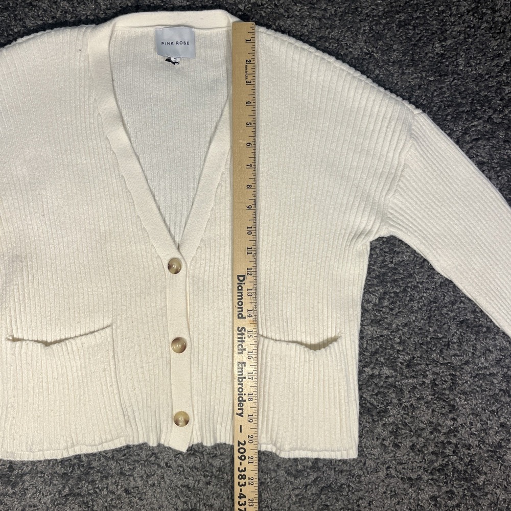 Pink rose Size medium three button long sleeve cardigan cream colored W/ Pockets - Picture 3 of 7